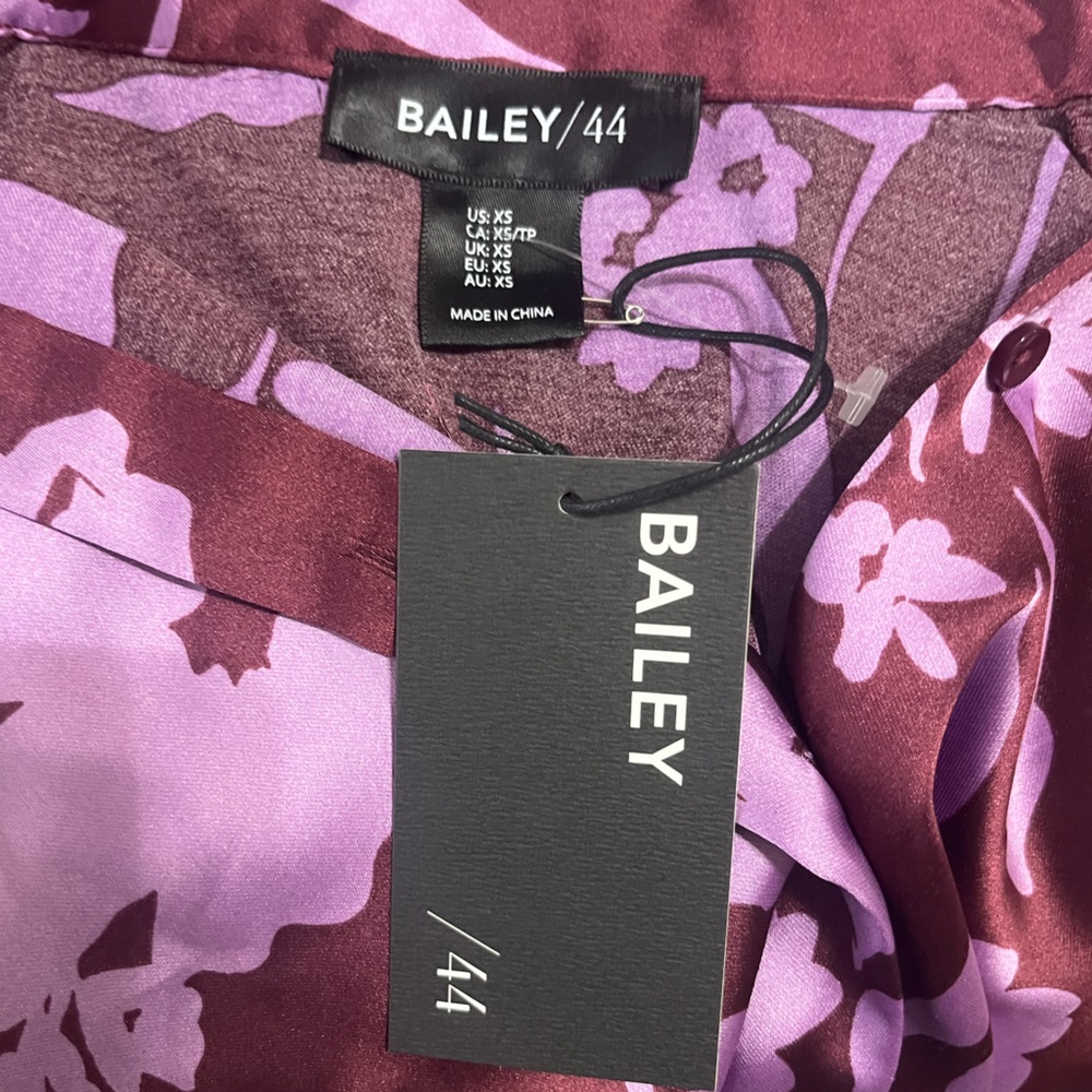 Bailey 44 silky purple print button up blouse NWT - Picture 4 of 4
